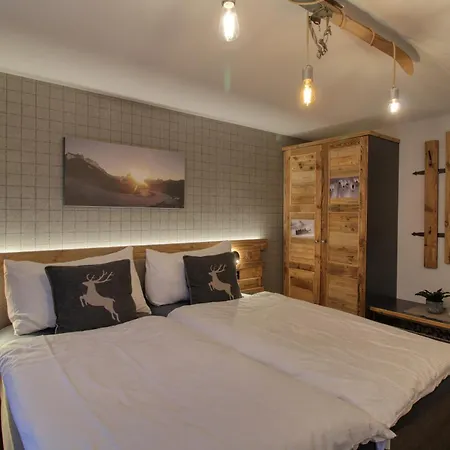 Chalet A La Casa